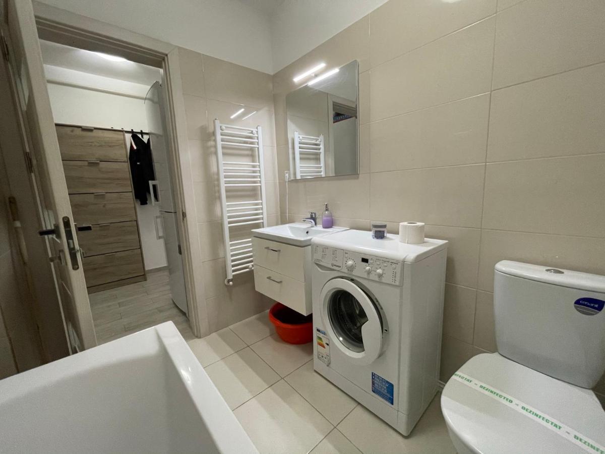 Renting Solutions Iulius Mall Jászvásár Kültér fotó